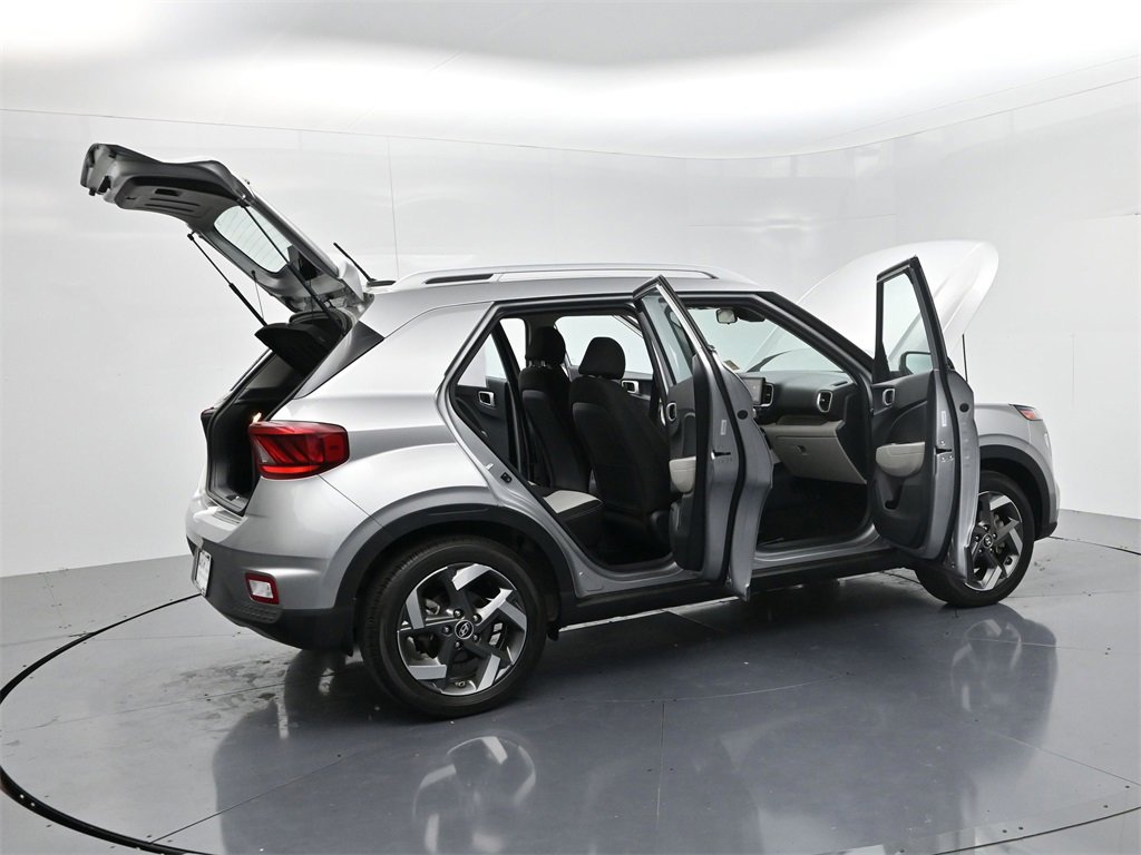 Used 2023 Hyundai Venue SEL image 47
