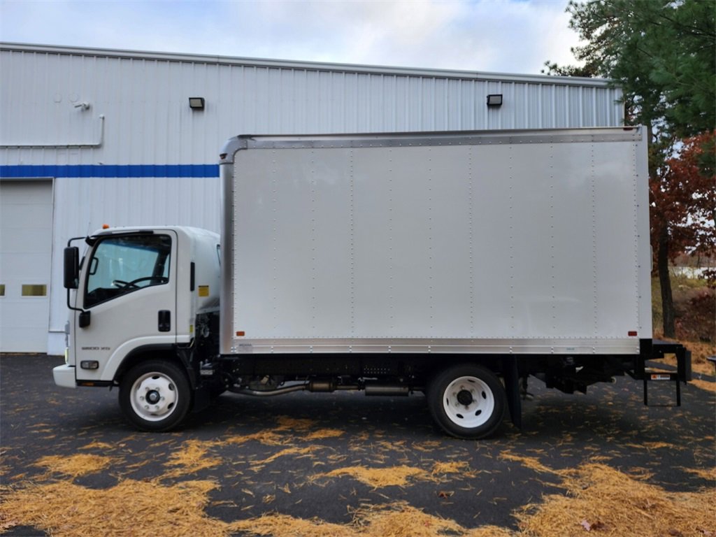 New 2025 Chevrolet Low Cab Forward 5500XG image 2