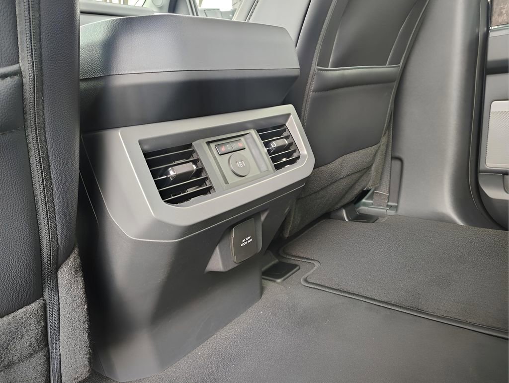 New 2026 Ford F350 Lariat w/ Black Appearance Package image 26