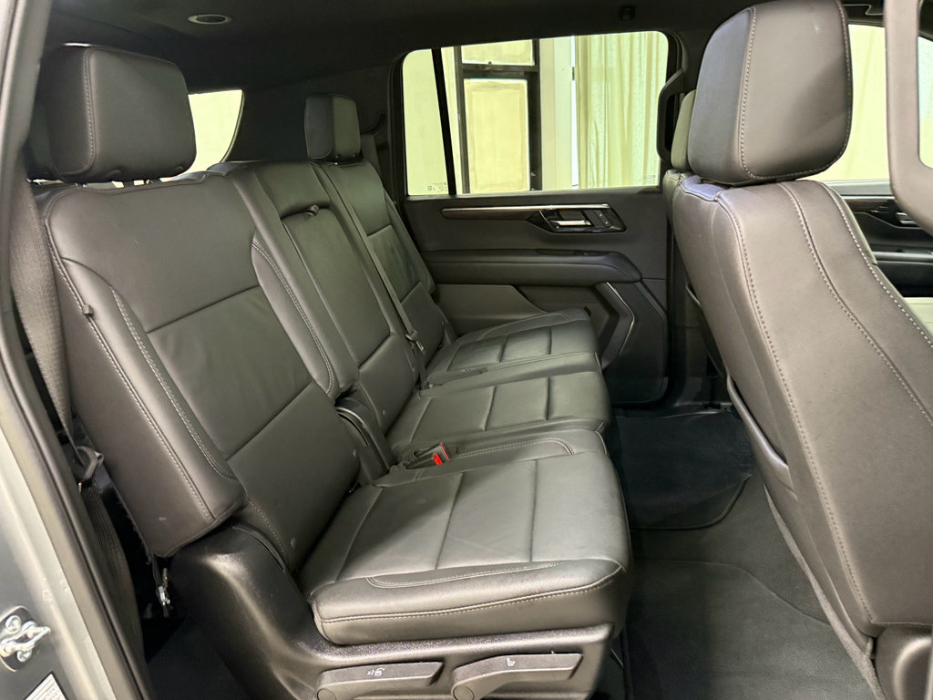 Used 2025 Chevrolet Suburban Z71 AWD/4WD image 22