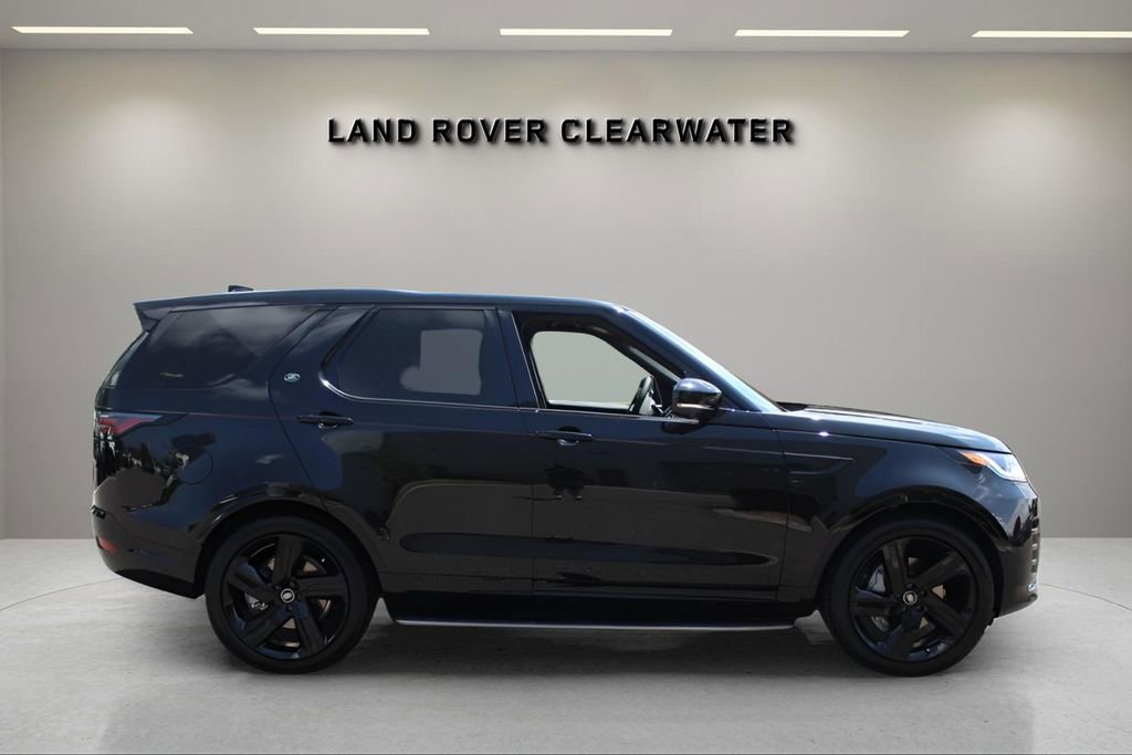 New 2025 Land Rover Discovery Dynamic SE image 5