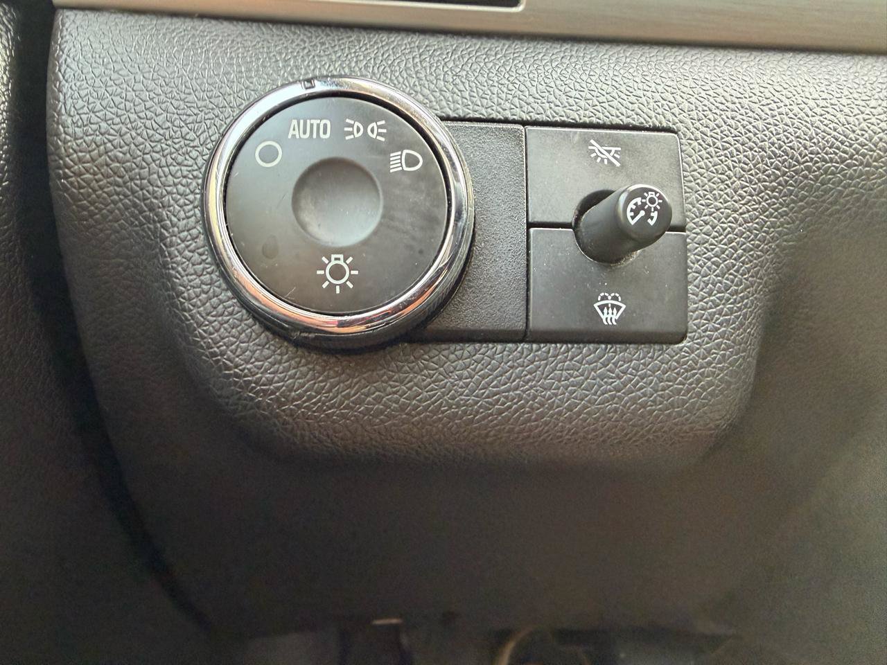 Used 2007 Saturn Outlook XE w/ Advanced Audio Pkg FWD image 14