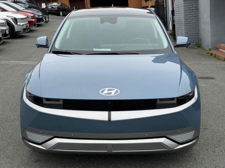 Used 2023 Hyundai Ioniq 5 Limited AWD/4WD image 2