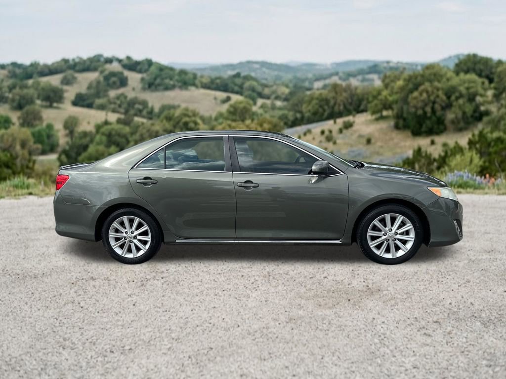 Used 2014 Toyota Camry XLE w/ Convenience Package FWD image 12