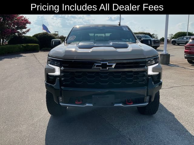 Used 2023 Chevrolet Silverado 1500 ZR2 w/ Technology Package AWD/4WD image 2