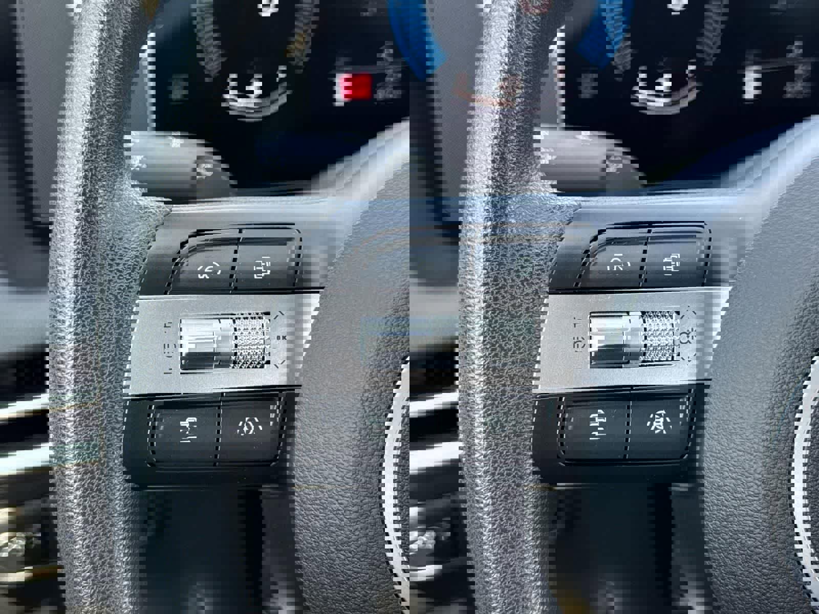 Certified 2025 Hyundai Tucson SE image 10