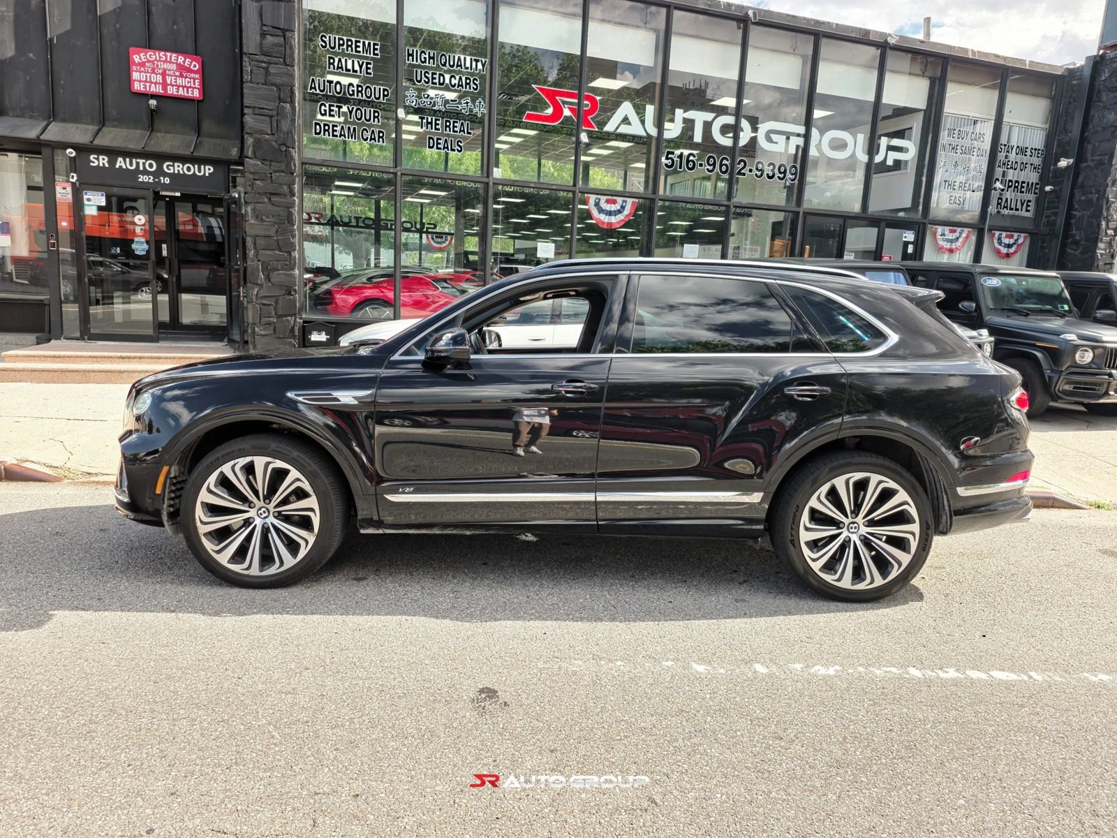 Used 2021 Bentley Bentayga AWD/4WD image 6