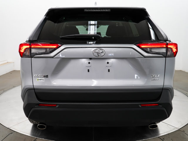 Used 2022 Toyota RAV4 XLE w/ Convenience Package AWD/4WD image 5