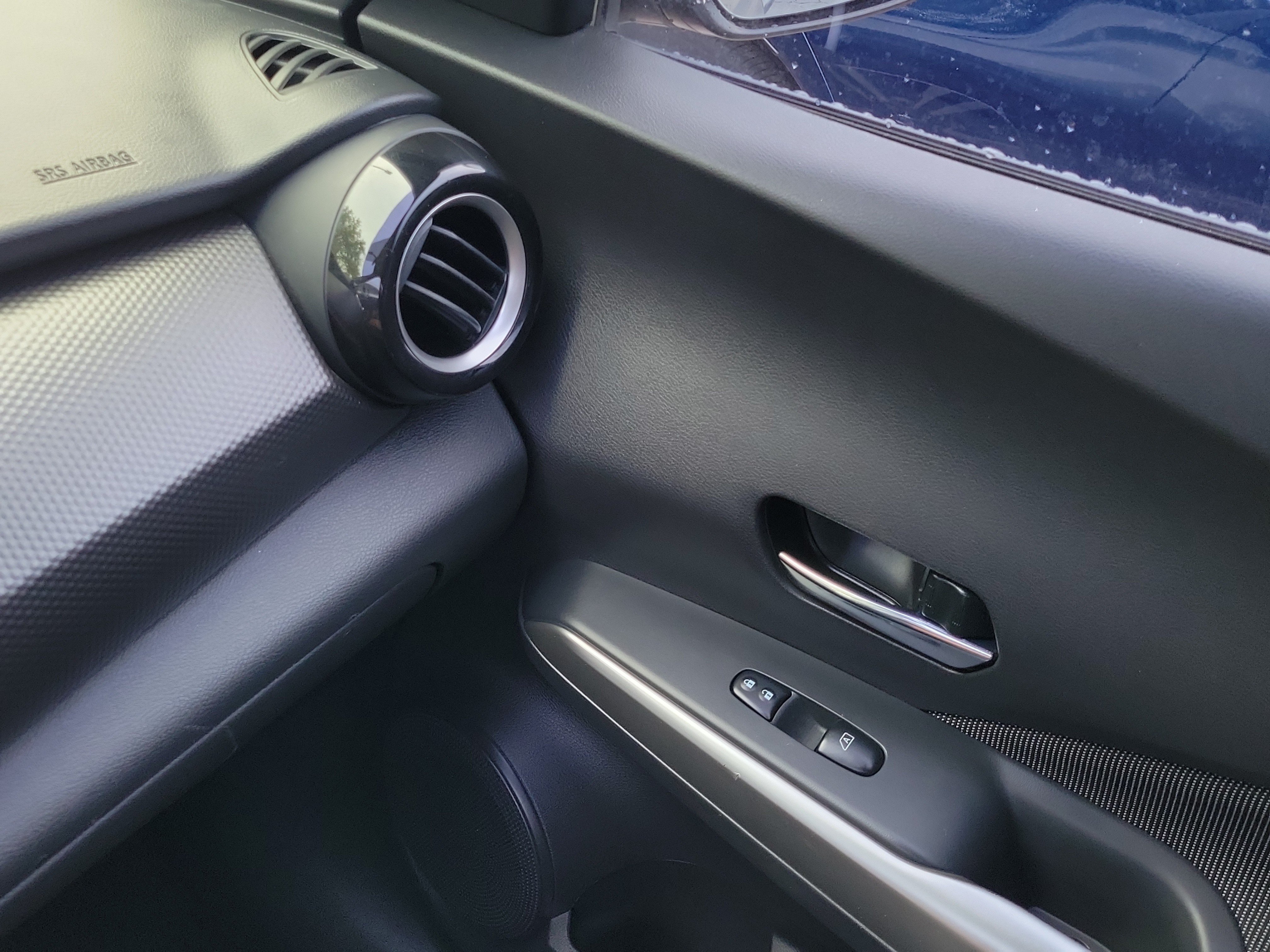 Used 2019 Nissan Kicks SV w/ Exterior Package FWD image 30