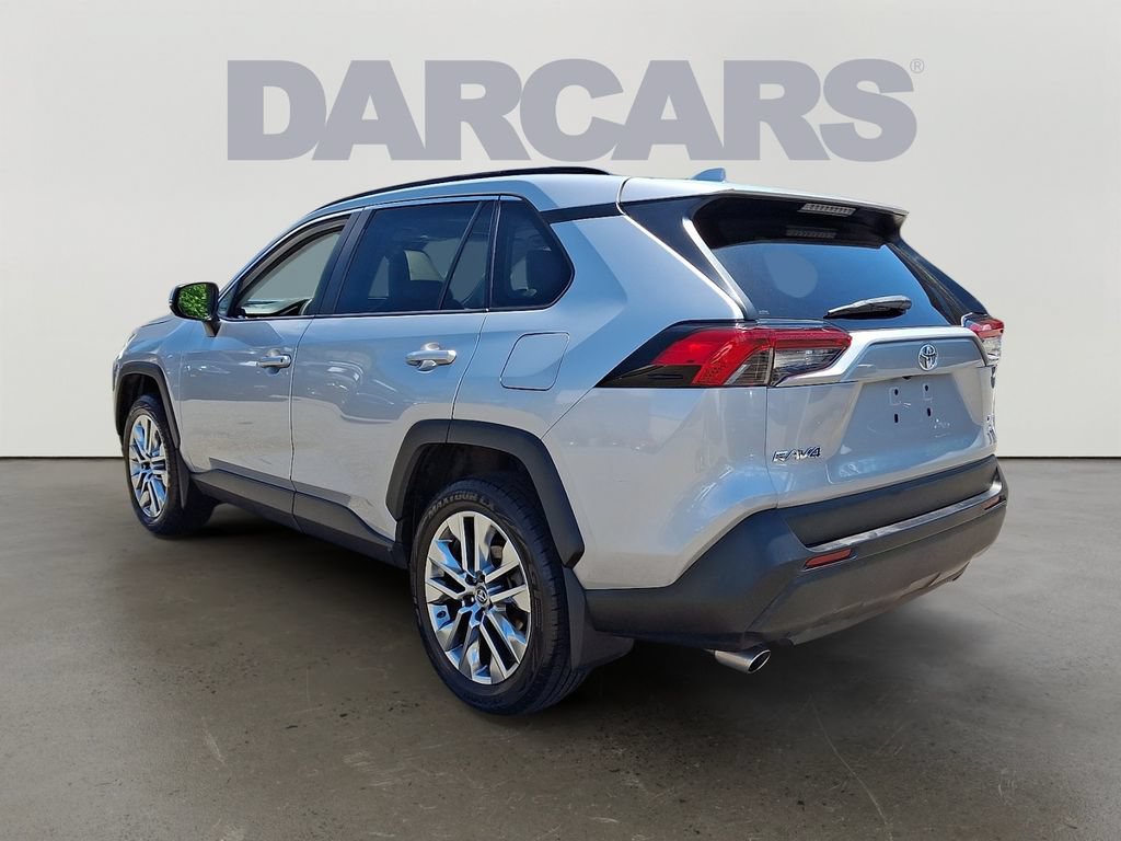 Used 2019 Toyota RAV4 XLE Premium w/ Cold Weather Package AWD/4WD image 4