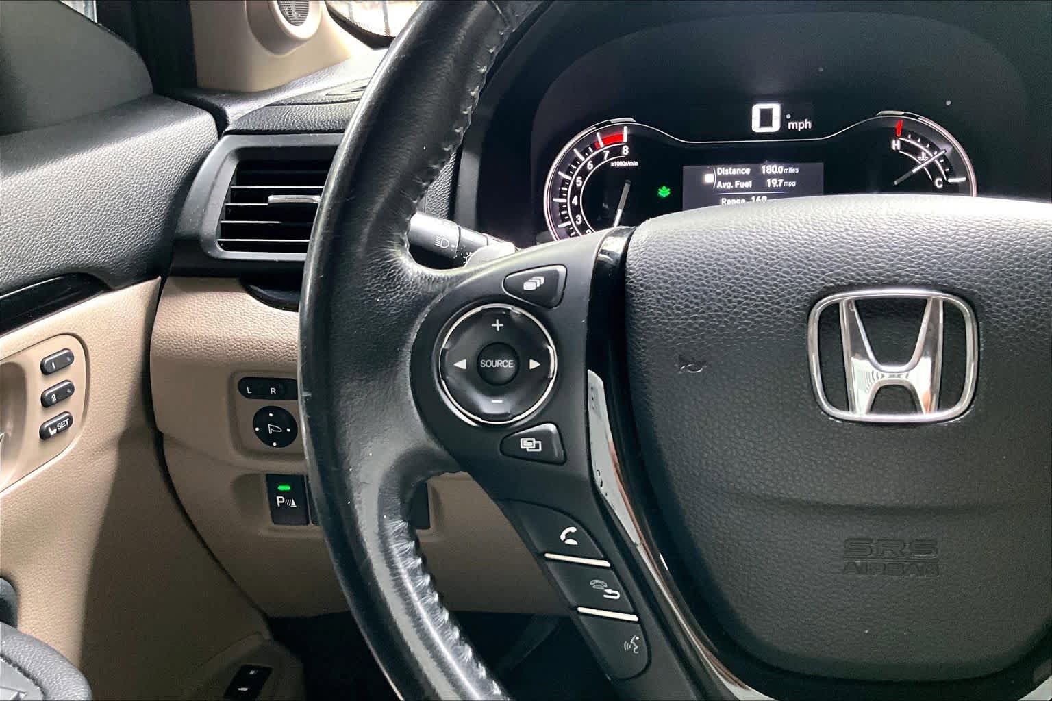 Used 2016 Honda Pilot Touring image 23