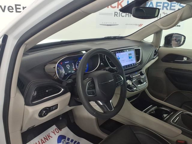Used 2023 Chrysler Pacifica Limited image 13