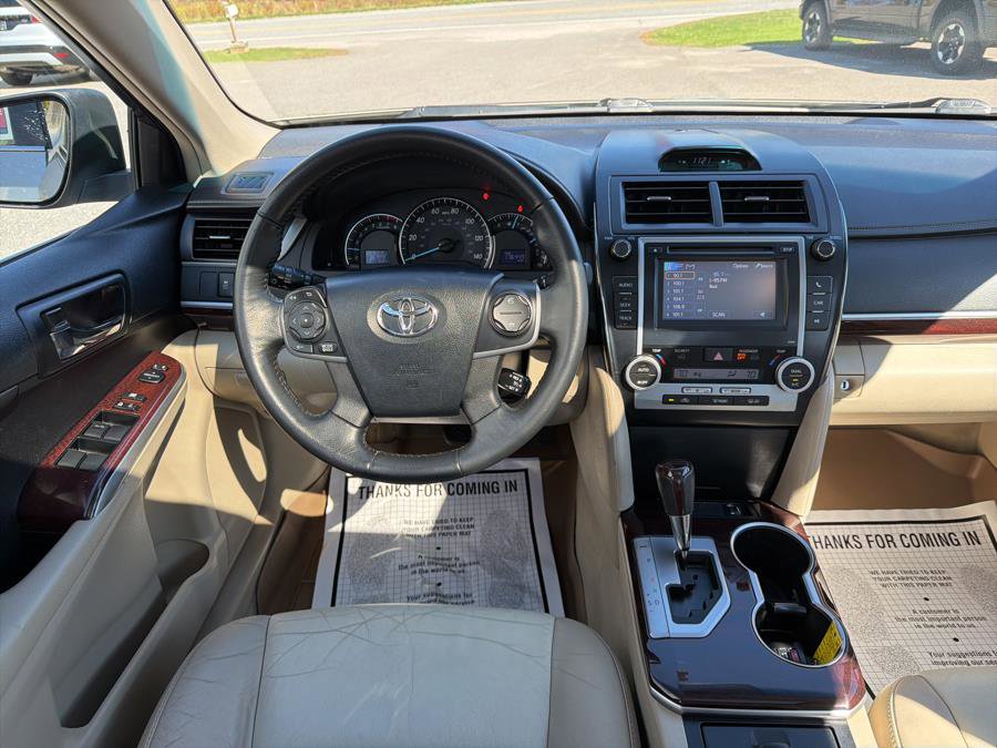 Used 2013 Toyota Camry L image 7