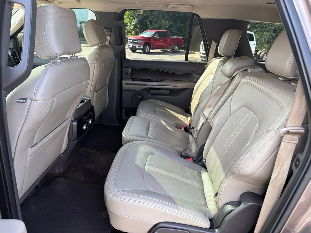 Used 2018 Ford Expedition Max Limited RWD image 11