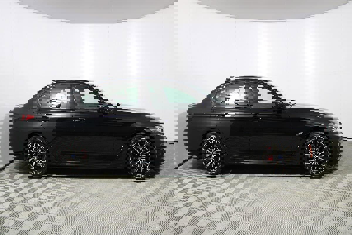 Used 2023 BMW 530e 530e w/ M Sport Package image 46