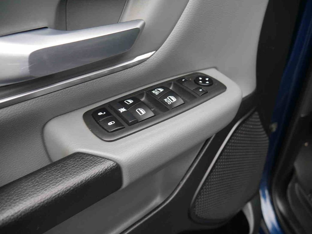 Used 2021 RAM 1500 Big Horn image 30