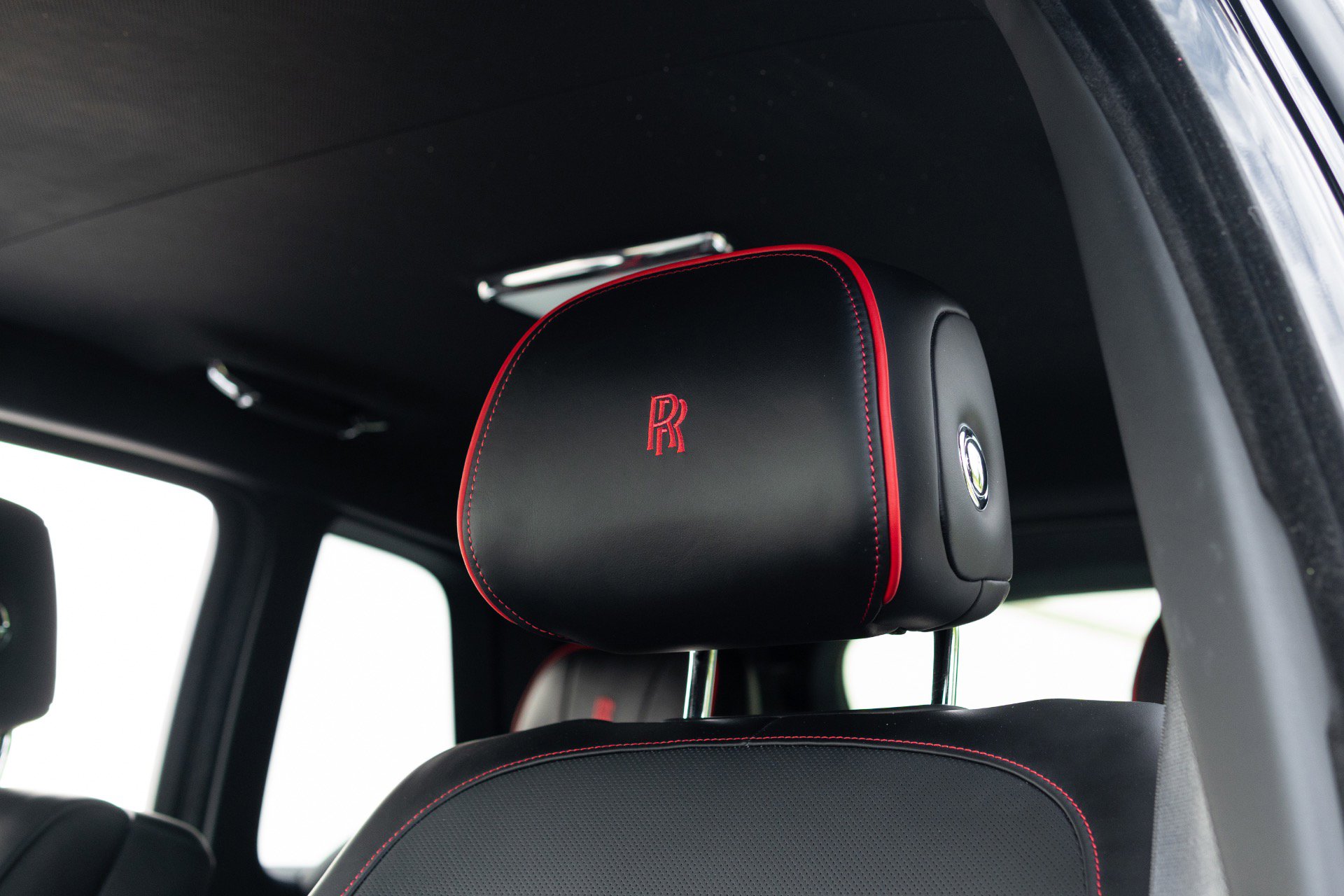 Used 2022 Rolls-Royce Cullinan Black Badge w/ Dark Exterior Package AWD/4WD image 41