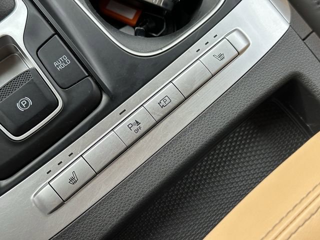 Used 2023 Kia Carnival LX image 20