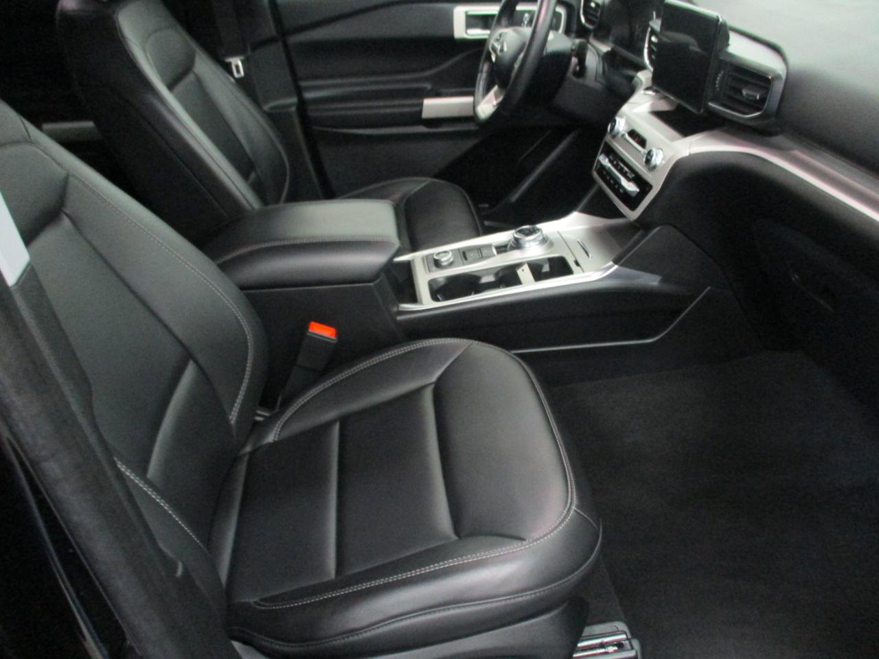 Used 2023 Ford Explorer XLT w/ Equipment Group 202A image 13