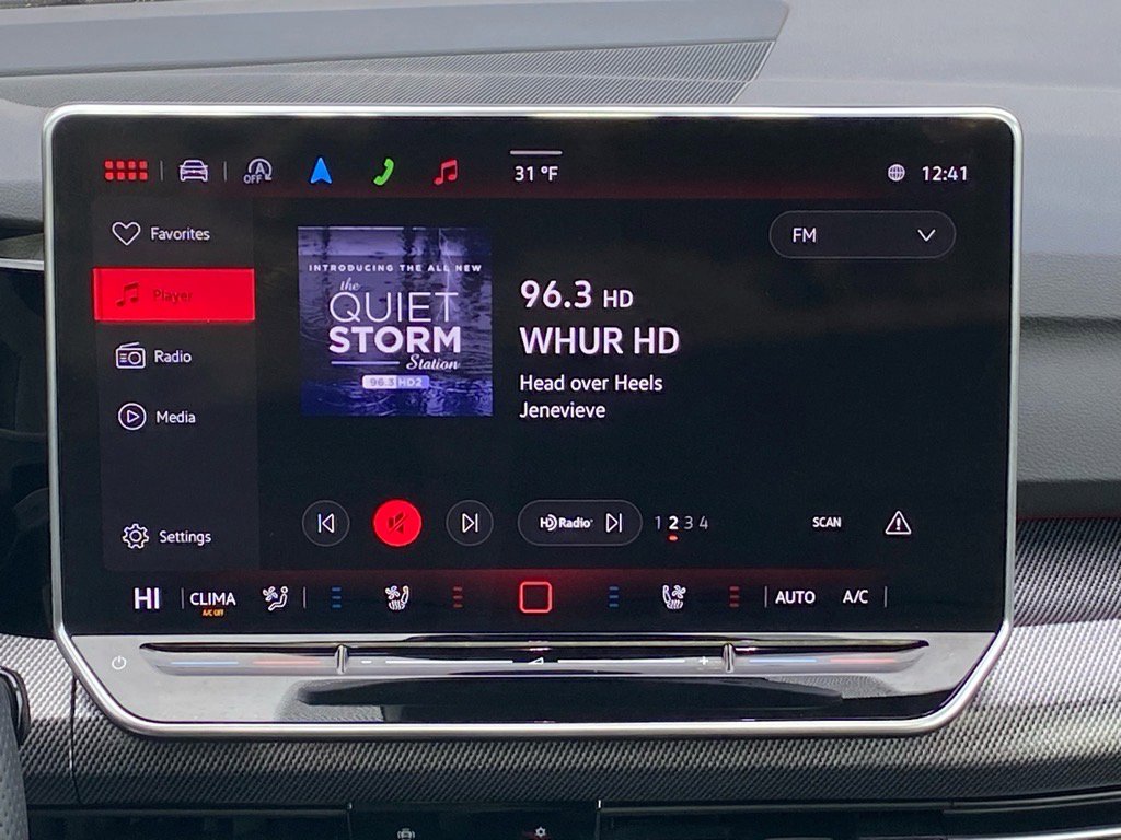 Certified 2025 Volkswagen GTI SE image 9