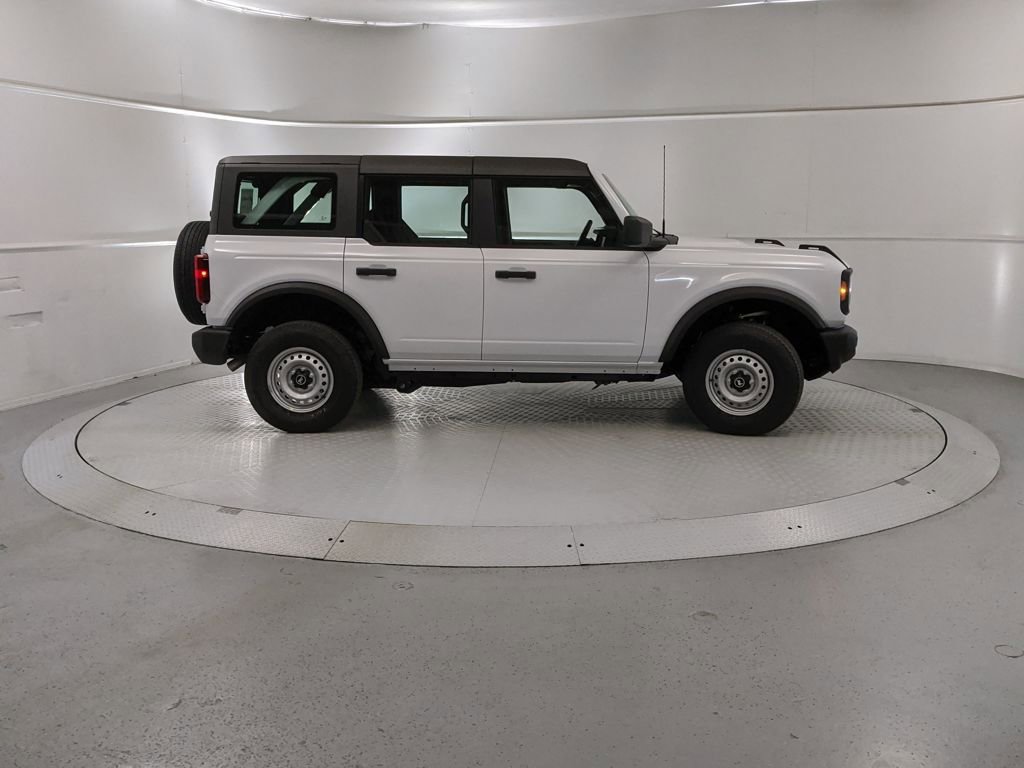 New 2025 Ford Bronco 4-Door image 2