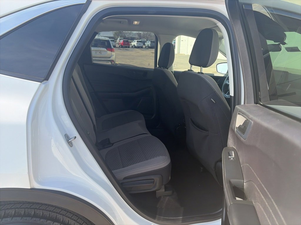 Used 2022 Ford Escape SE image 13