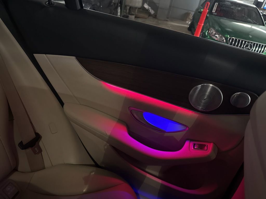 Used 2020 Mercedes-Benz GLC 300 4MATIC image 41