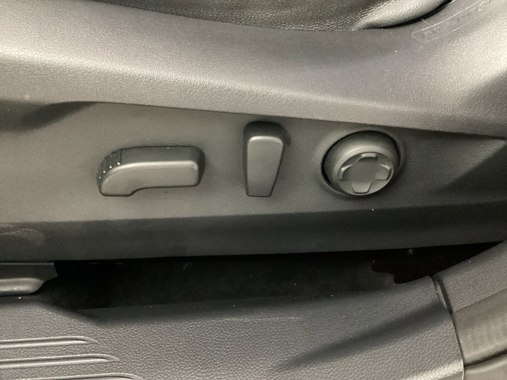 Used 2023 Subaru Outback Limited image 16