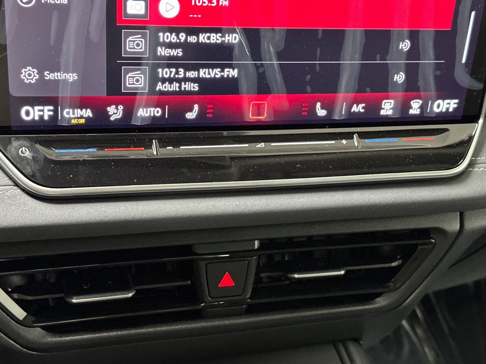 New 2026 Volkswagen Tiguan SE FWD image 19