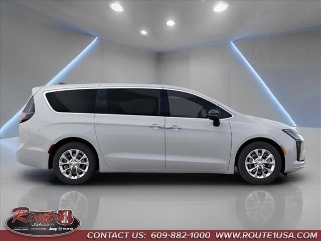 New 2027 Chrysler Pacifica Select AWD/4WD image 22