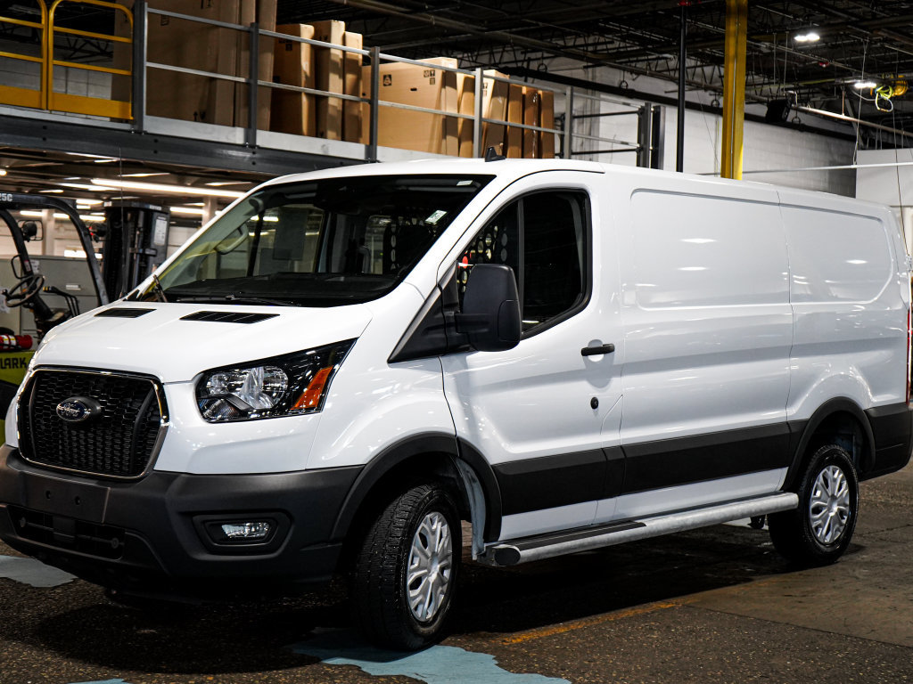 Used 2025 Ford Transit 250 Low Roof w/ Exterior Upgrade Package RWD image 3