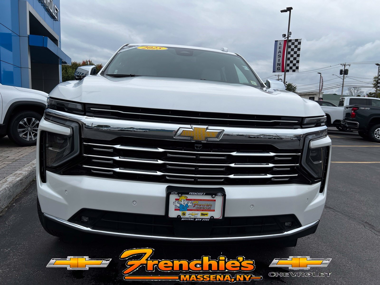 Used 2025 Chevrolet Tahoe Premier w/ Sun And Tow Package AWD/4WD image 2