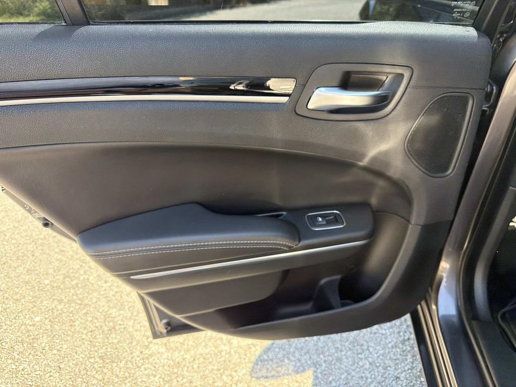 Used 2017 Chrysler 300 S RWD image 14