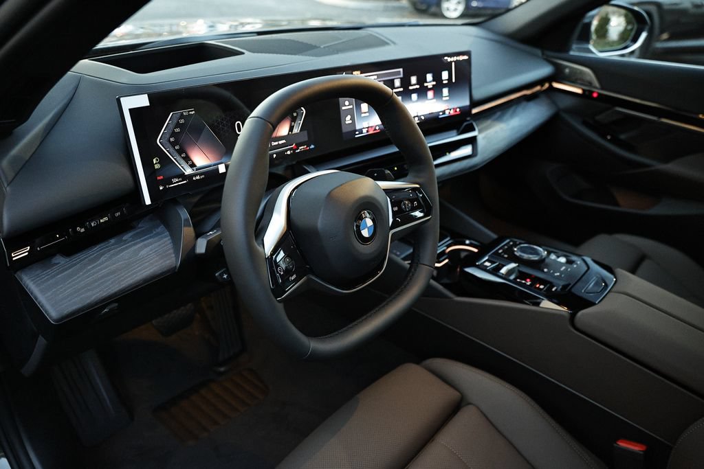 Used 2026 BMW 530i w/ Premium Package RWD image 18