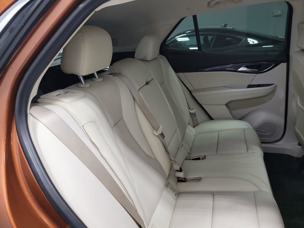 Used 2022 Buick Envision Essence w/ Safety Package image 18