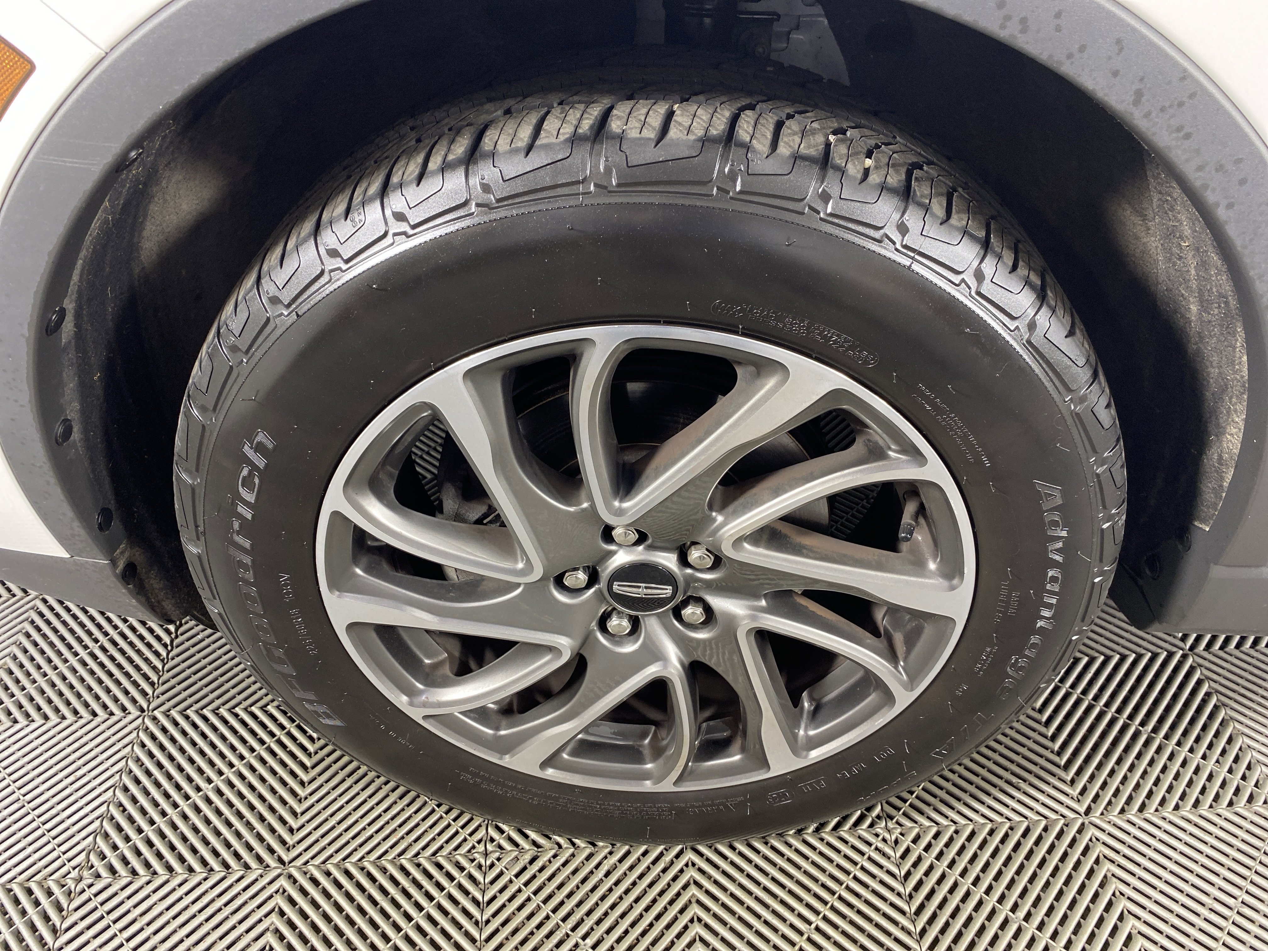 Used 2021 Lincoln Corsair AWD w/ Equipment Group 101A image 13