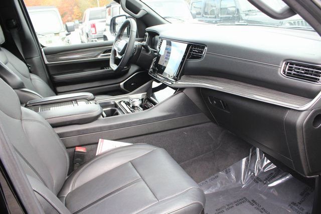 Used 2022 Jeep Wagoneer Series III image 36