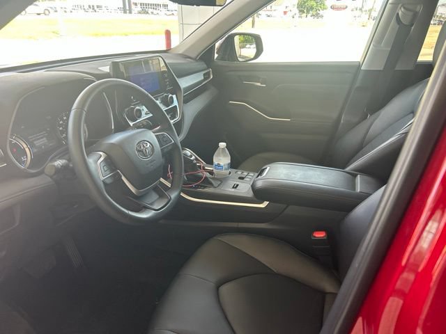 Used 2026 Toyota Highlander XLE AWD/4WD image 24