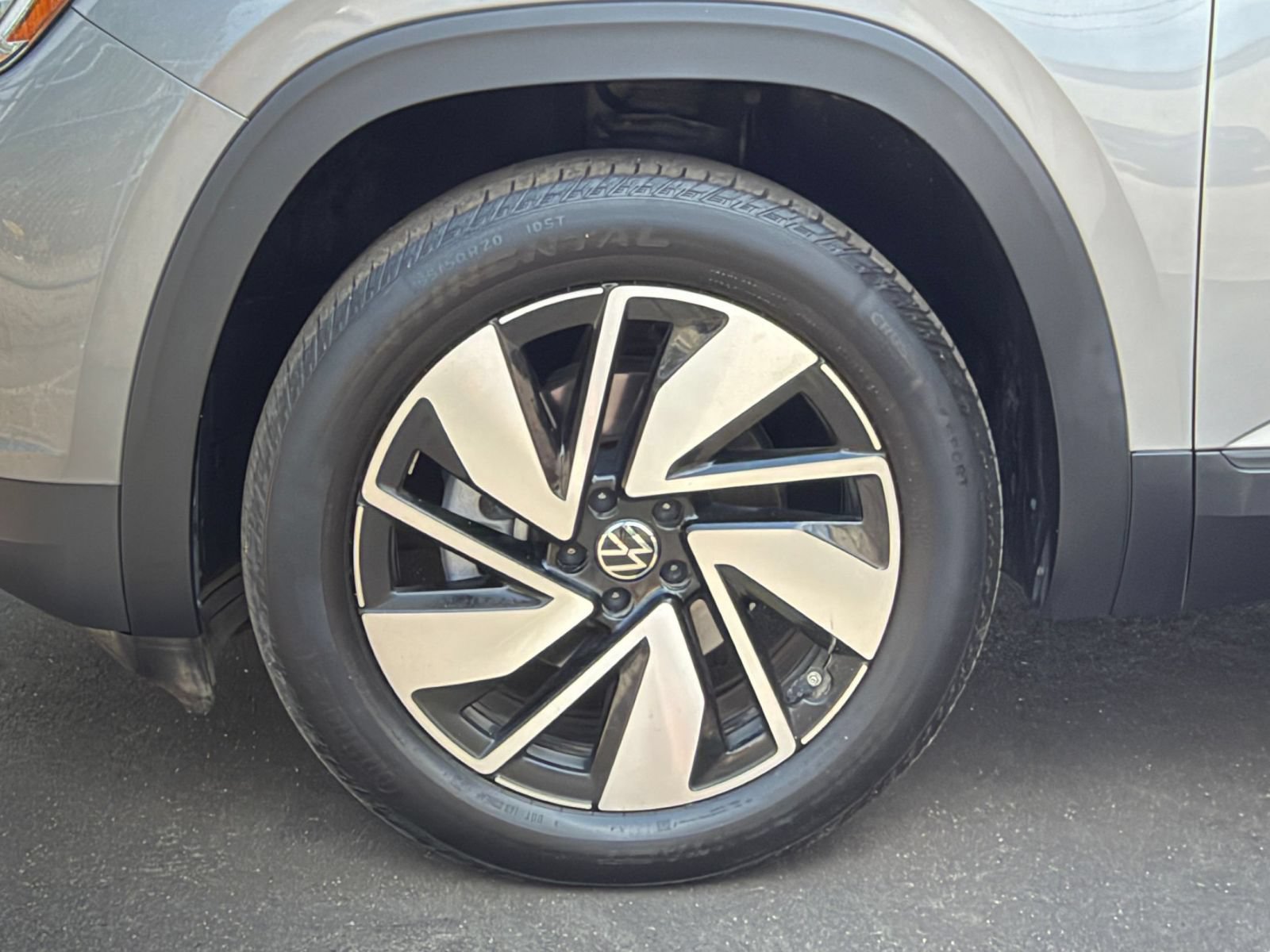 Used 2024 Volkswagen Atlas SE AWD/4WD image 30