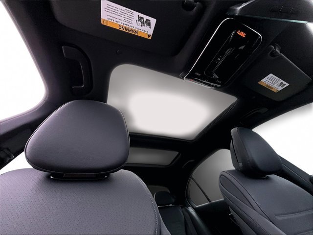 Used 2025 Mercedes-Benz C 300 Sedan image 17