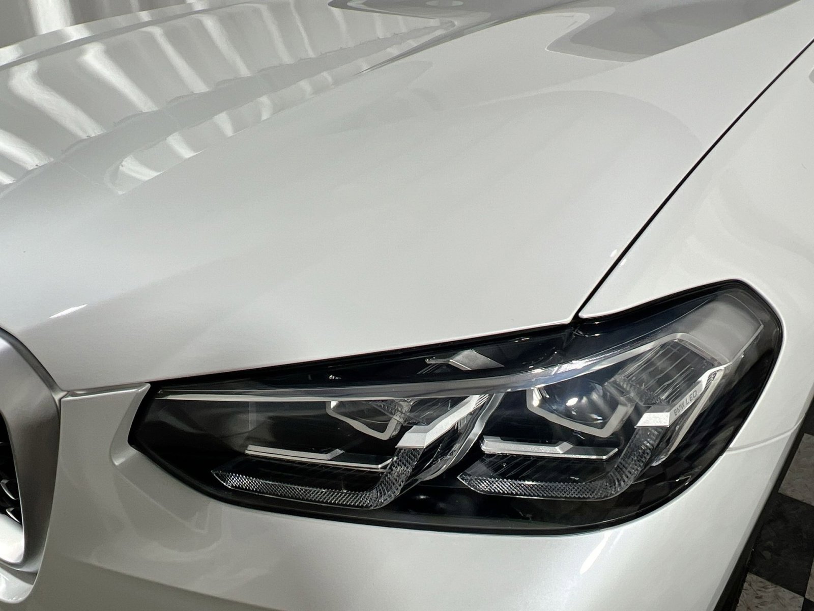 Used 2024 BMW X4 xDrive30i image 13