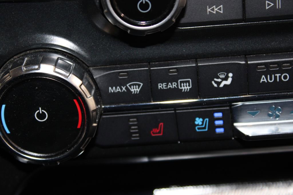 Used 2022 Ford F150 Lariat image 35