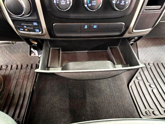 Used 2019 RAM 1500 Classic SLT image 17