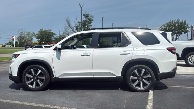 Used 2023 Honda Pilot Touring image 4