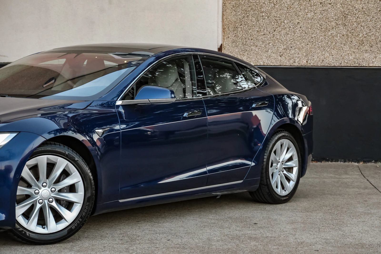 Used 2018 Tesla Model S 75D AWD/4WD image 4