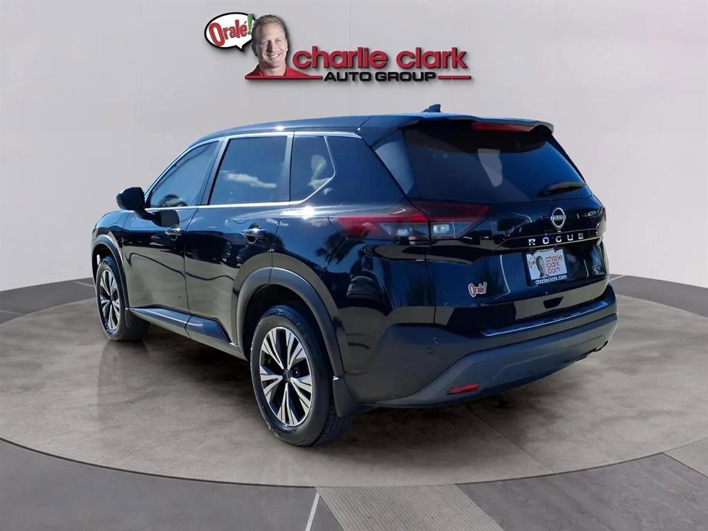 Used 2023 Nissan Rogue SV image 3