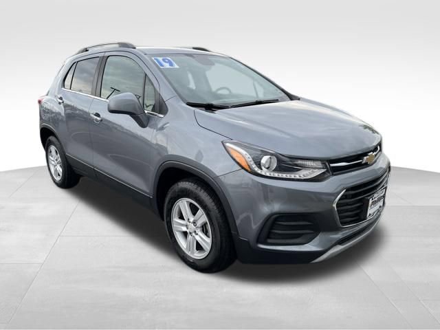 Used 2019 Chevrolet Trax LT w/ LT Convenience Package AWD/4WD image 3