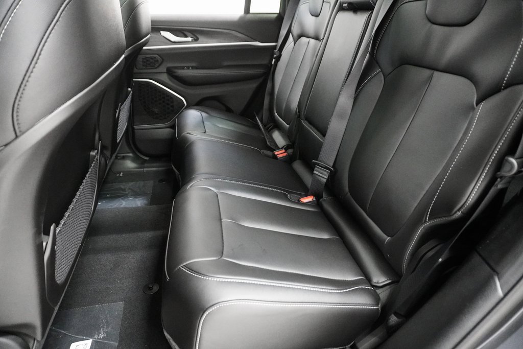 New 2026 Jeep Grand Cherokee Limited w/ Limited Altitude Package image 16