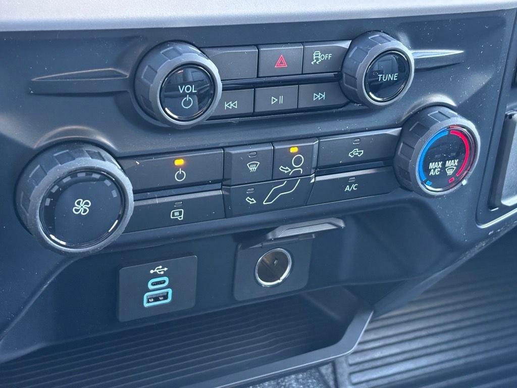 New 2026 Ford F250 XL w/ XL Chrome Package image 18