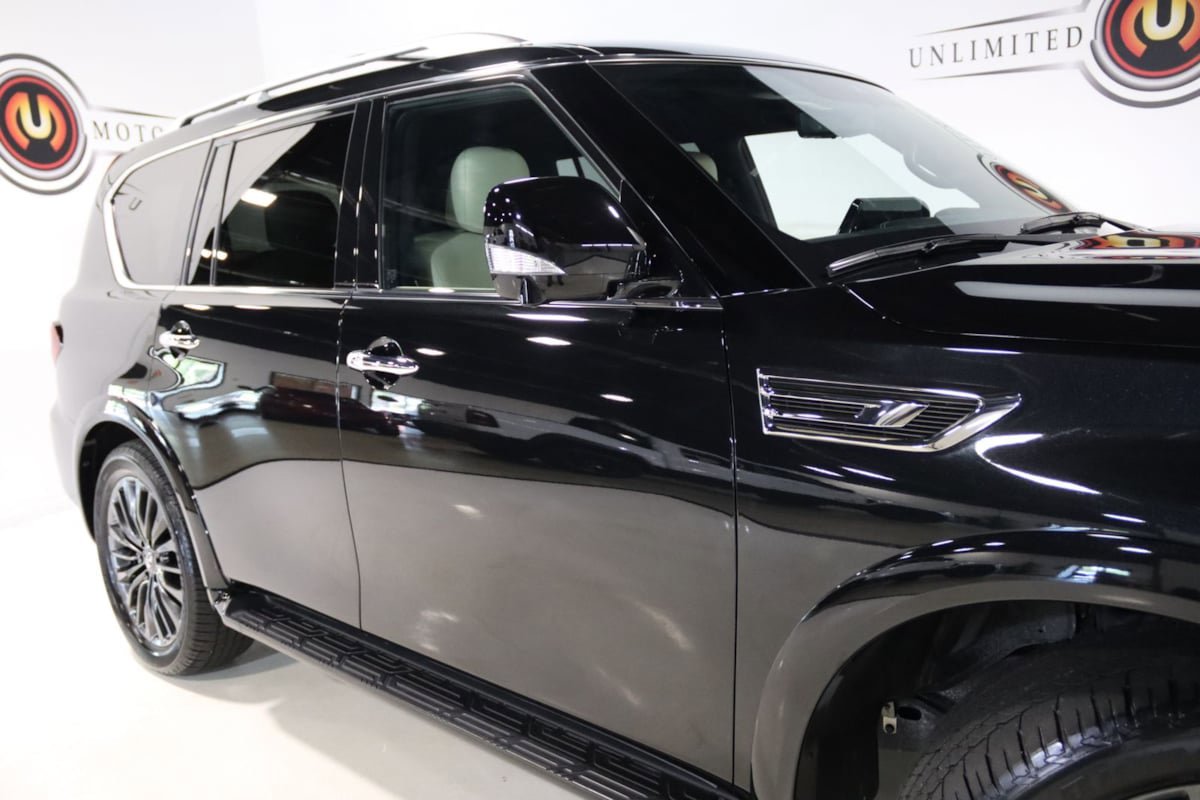 Used 2024 INFINITI QX80 Sensory AWD/4WD image 9